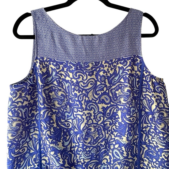 LOFT | NWOT SLEEVELESS PAISLEY TOP BLUE & GRAY EXPOSED BACK ZIPPER | MEDIUM - Picture 2 of 10
